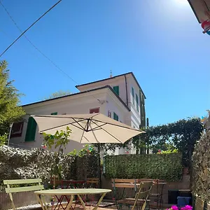 Pink House Garden Guest house